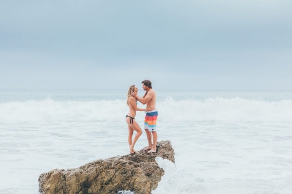 Spotting the Warning Signs: 10 Relationship Red Flags You Can’t Ignore